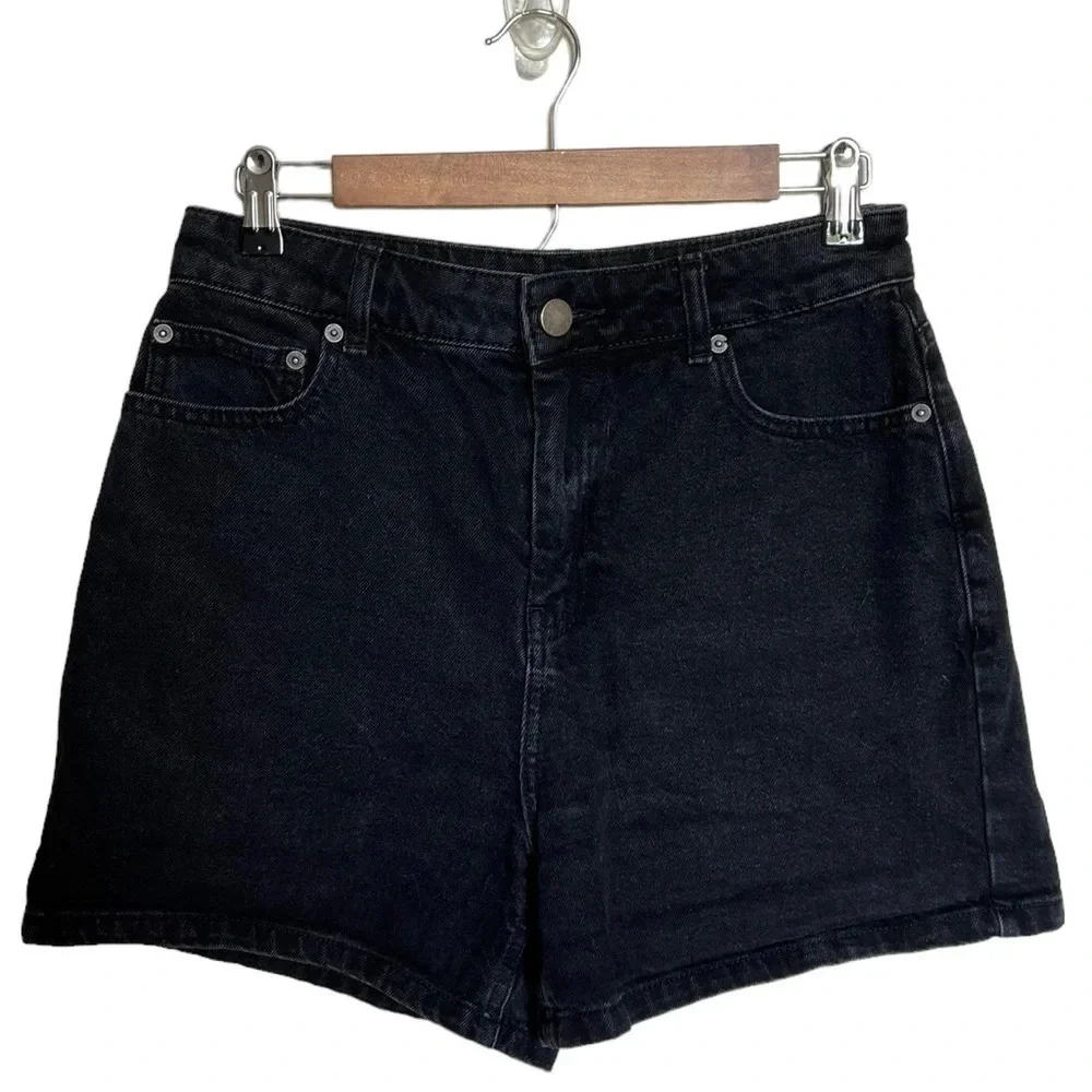 ASOS DESIGN • Denim Ritson Mom Short In Washed Black - Picture 5 of 10